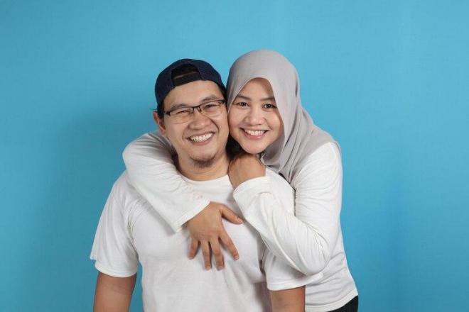 Success story: London. {£2000} Real-Life Indonesian Couple Wanted for a Library Photoshoot!