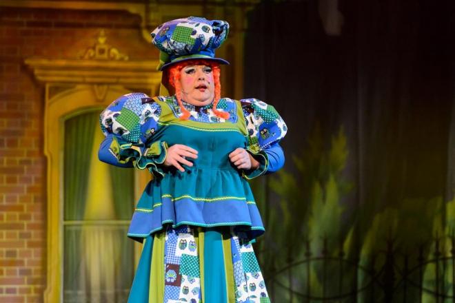 Success story: London. {£500} Seeking Actor for the role of Dame Darling for a Pantomime show.