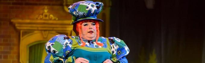 Job: London. {£500} Seeking Actor for the role of Dame Darling for a Pantomime show.